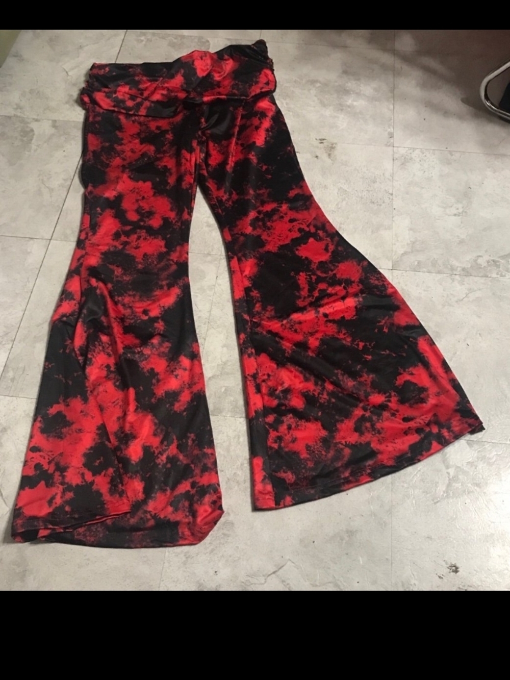 ROMWE Red & Black Tie-Dye Flared Leggings Size Large